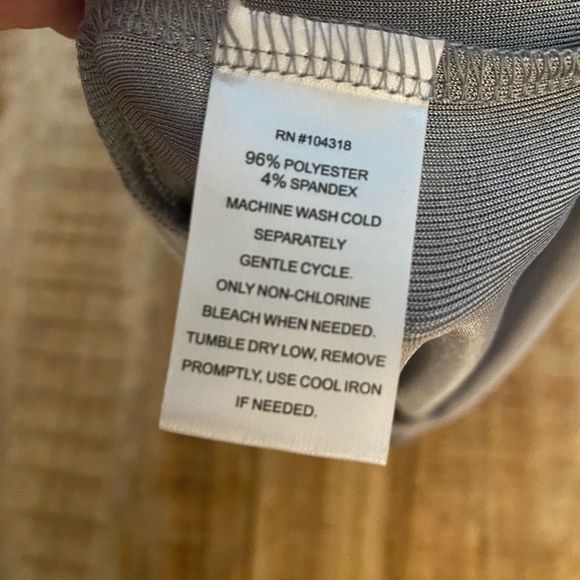 Derek heart 2 pc shrug bolero sleeves set with halter tank top silver metallic - Picture 5 of 7